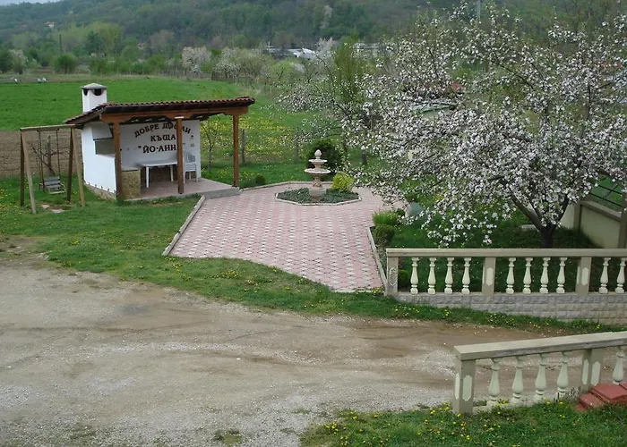 Vakantiehuis Vacation Yoanna Trjavna